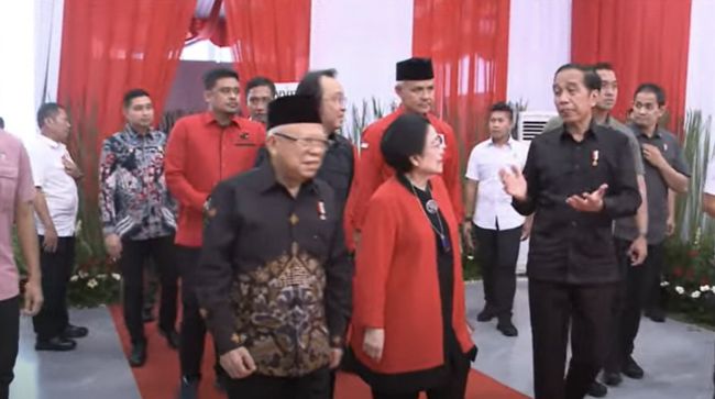 Hasto Menepis Gosip Megawati-Jokowi Tidak Berkomunikasi