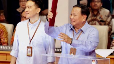 Prabowo dan Gibran Memimpin Survei untuk Meraih Kursi Presiden 2024