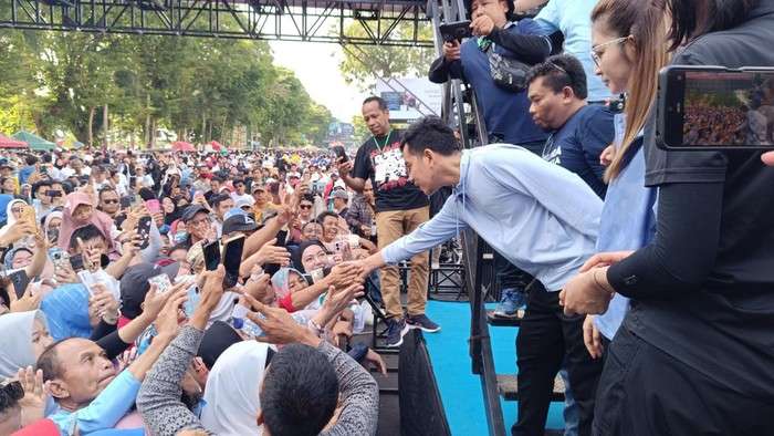 Sulawesi Selatan Bergemuruh dengan Jalan Sehat Massal untuk Menyambut Gibran