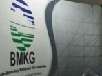 Peringatan BMKG: Hujan Lebat Mengintai Jabodetabek, Kewaspadaan Banjir Diperlukan