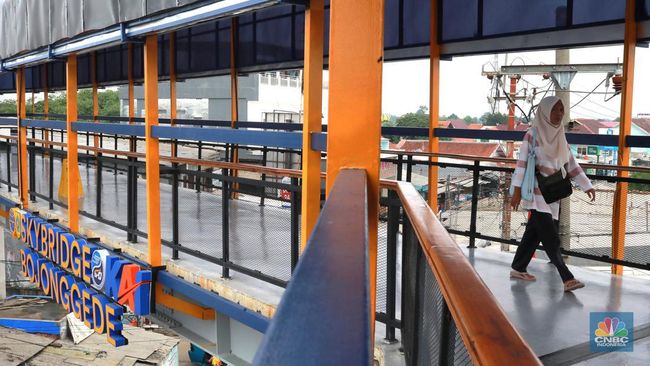 Kini Ada Skybridge Keren di Stasiun Kereta Bojonggede