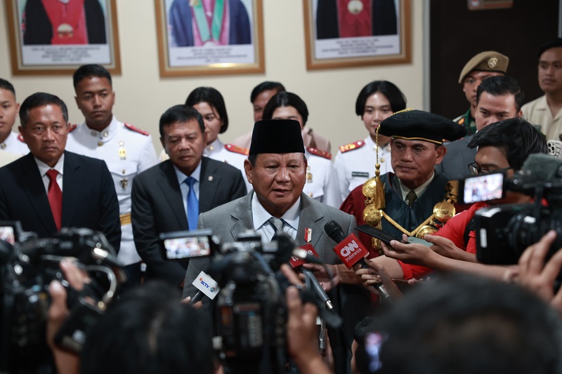 Pekerja Keras dan Cerdas Akan Bertahan di Tengah Tantangan Zaman Menurut Menhan Prabowo Subianto saat Wisuda Unhan