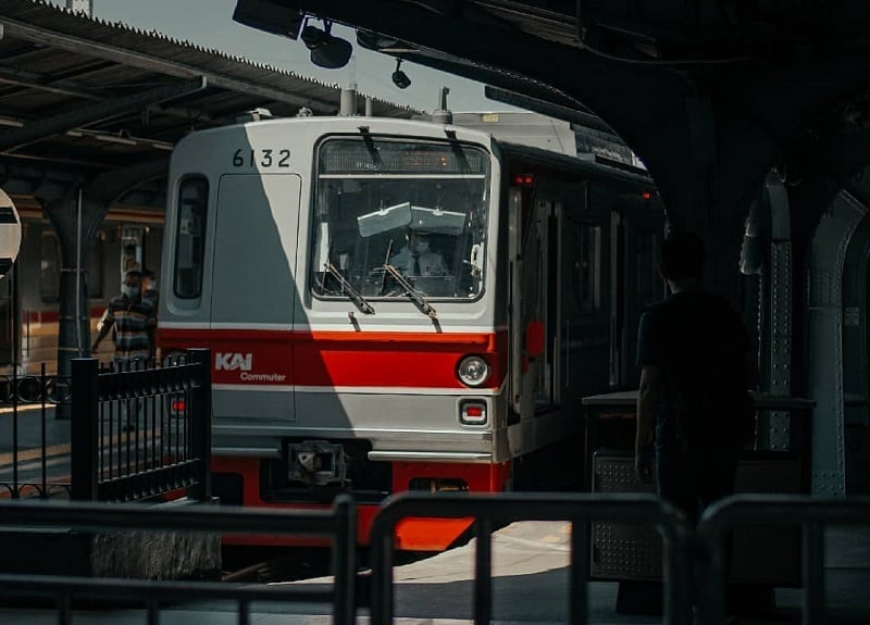 Penumpang KRL Diperbolehkan Buka Puasa Selama Ramadan di Dalam Kereta, Asalkan….