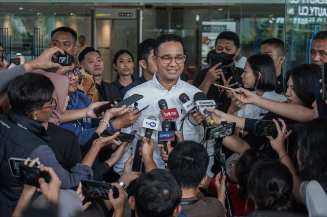 Anies Baswedan Mempertanyakan Niat Pj Gubernur Heru dalam Memangkas Penerima KJMU dan KJP