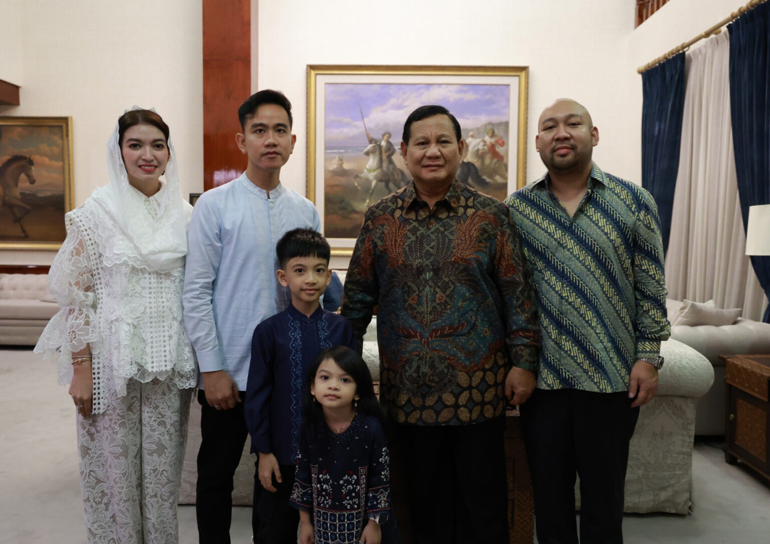 Eid al-Fitr 1445 H: Prabowo Subianto Hosts Halal Bihalal with Gibran and Family at Kertanegara