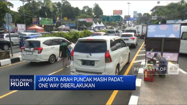 Lalu Lintas Menuju Puncak Jakarta Masih Ramai, Pembatasan Arah Diberlakukan