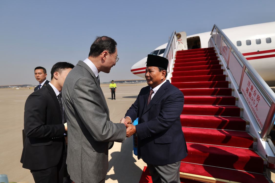 Prabowo Subianto Tiba di China untuk Mengadakan Pertemuan dengan Xi Jinping, PM, dan Menhan China