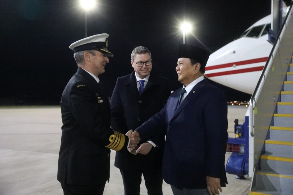 Prabowo Subianto is Welcomed with Honorary Guard as He Arrives in Canberra for Official Visit