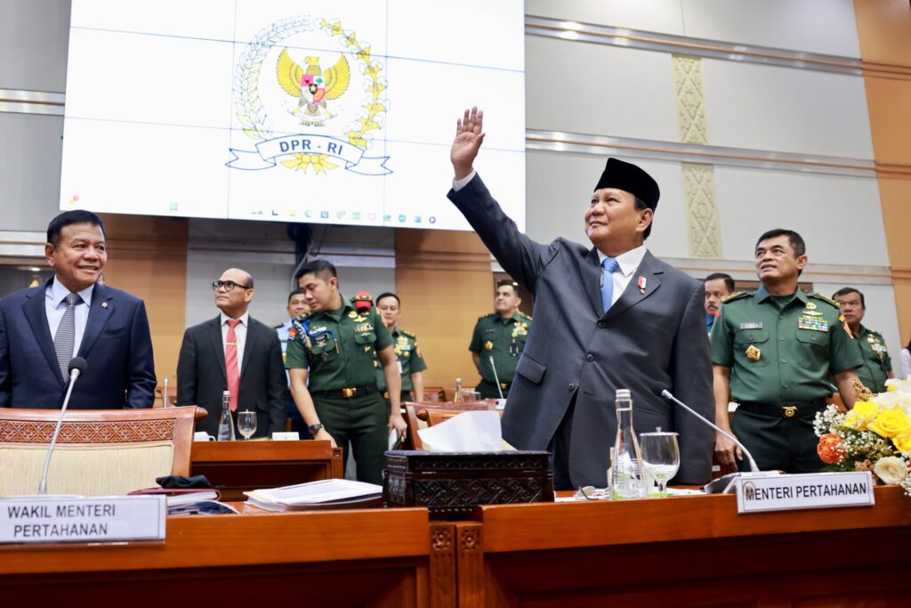 Prabowo Subianto Says Goodbye and Offers Apology in Last DPR Meeting: More Duties Await Us