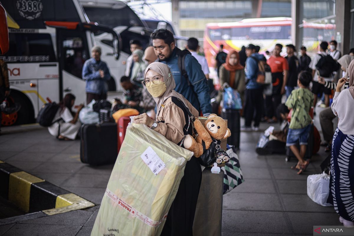 Arus-Mudik-Terminal-Terpadu-Pulo-Gebang-3.jpg