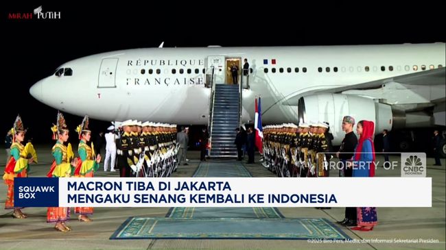 macron-tiba-di-jakarta-mengaku-senang-kembali-ke-indonesia-1748397735921_169.png