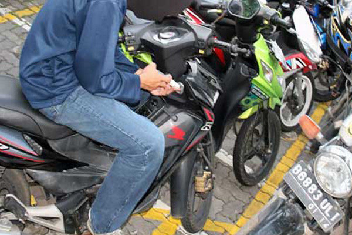 20171112ilustrasi_pencurian_sepeda_motor.jpg
