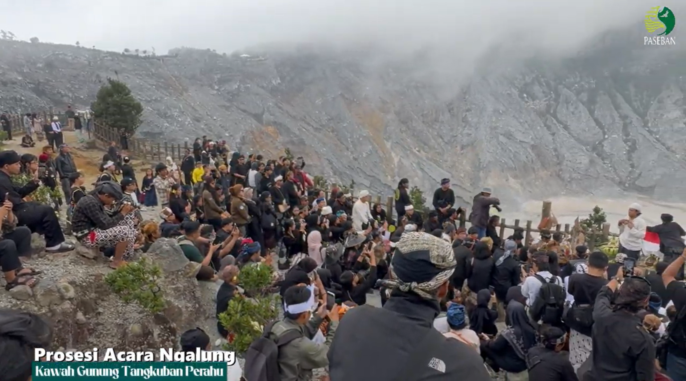 Ngertakeun Bumi Lamba 2025 di Gunung Tangkuban Parahu: Harmoni Doa, Alam, dan Leluhur