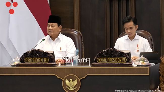 presiden-memimpin-sidang-kabinet-paripurna-di-istana-kepresidenan-jakarta-1754464344614_169.png